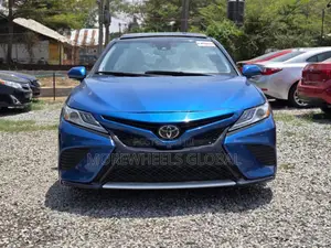 Toyota Camry XSE FWD 2020 Blue
