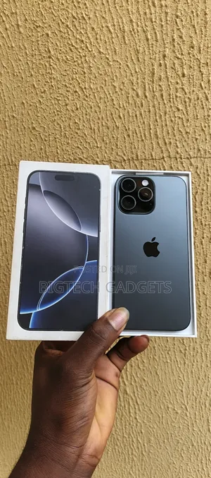 New Apple iPhone 16 Pro Max 256 GB Black