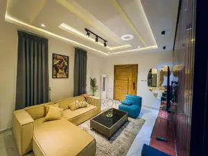 087479ui - 2 Bedroom Shortlet In Airport Road Benin