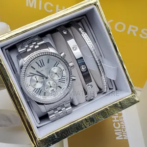 Micheal Kors With Bracelet