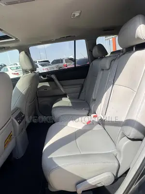 Toyota Highlander SE 3.5L 2WD 2013 Gray