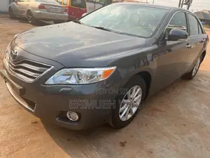 Toyota Camry XLE 4dr Sedan (2.4L 4cyl 5A) 2009 Gray