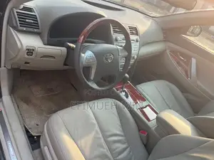 Toyota Camry XLE 4dr Sedan (2.4L 4cyl 5A) 2009 Gray