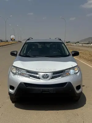 Toyota RAV4 LE 4dr SUV (2.5L 4cyl 6A) 2014 Silver