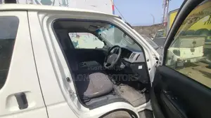 Toyota HiAce 2009 White