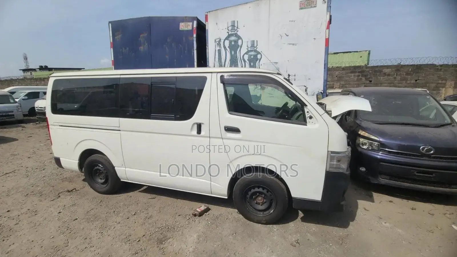 Toyota HiAce 2009 White