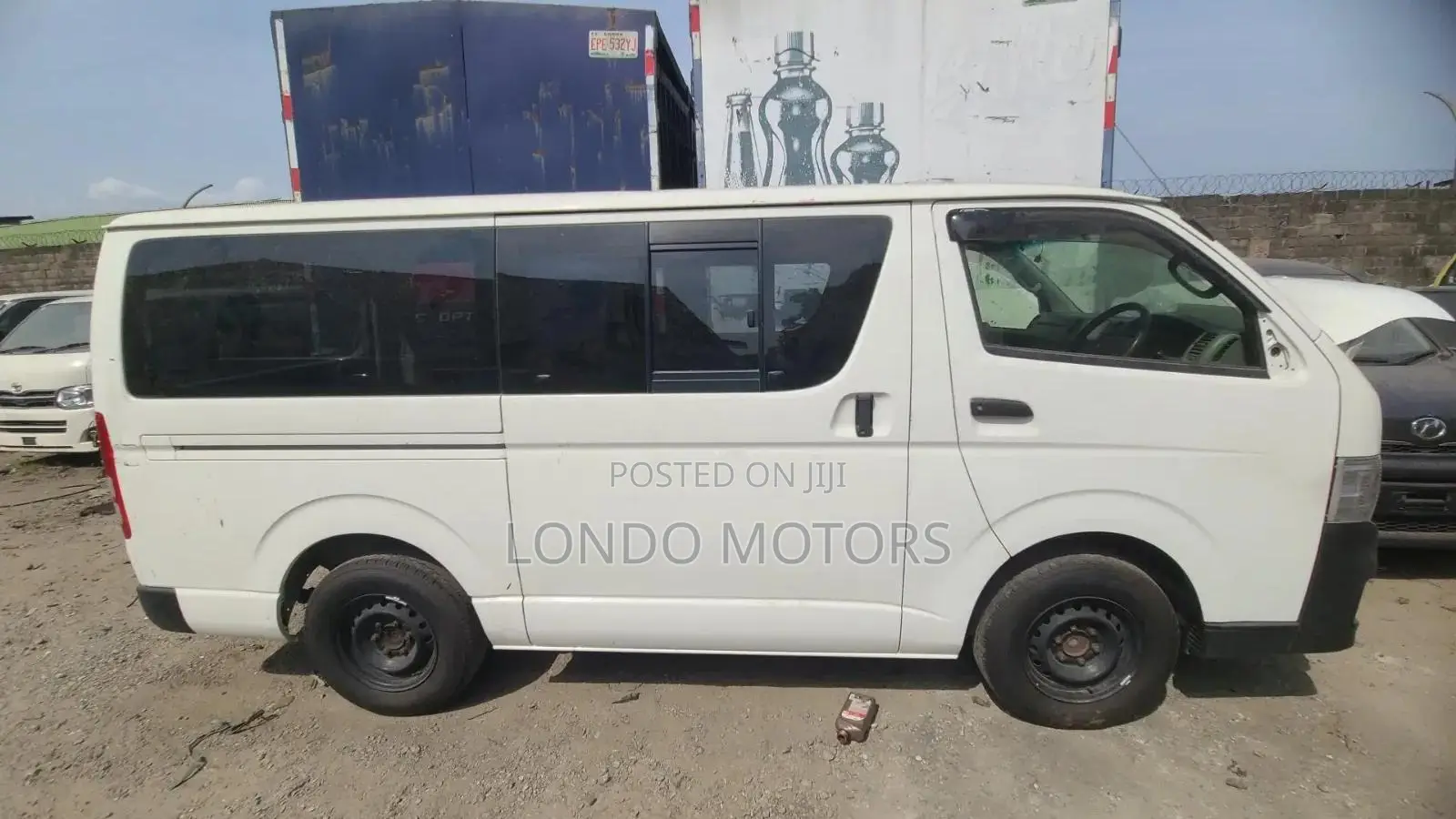 Toyota HiAce 2009 White