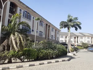 4bdrm Townhouse/Terrace in Mabushi for sale