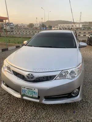 Toyota Camry SE 4dr Sedan (2.5L 4cyl 6A) 2013 Silver