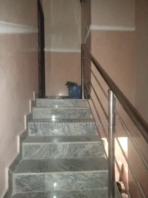 5bdrm Bungalow in Effab Estate for rent