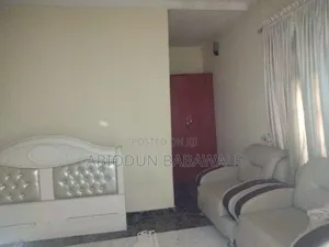 5bdrm Bungalow in Effab Estate for rent