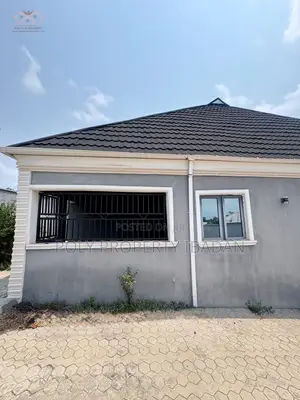 3bdrm Bungalow in Akala Express, Ibadan for sale