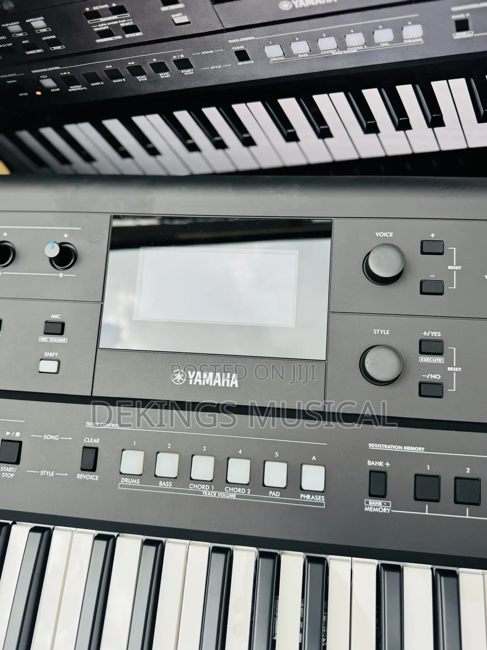 Yamaha PSR-E483 Portable Keyboard 61 Keys
