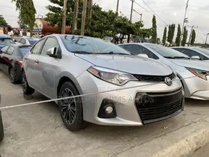 Toyota Corolla S 4dr Sedan (1.8L 4cyl CVT) 2015 Silver
