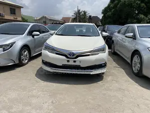 Toyota Corolla 2019 White
