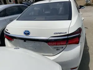 Toyota Corolla 2019 White