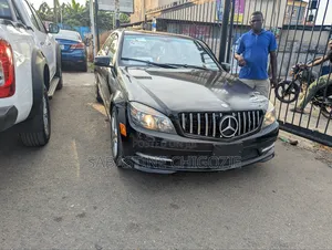 Mercedes-Benz C300 Luxury 4Matic Sedan AWD (3.0L 6cyl 7A) 2011 Black