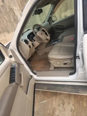 Ford Explorer XLT V6 4x4 2008 White
