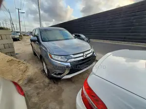 Mitsubishi Outlander SE AWC 2018 Gray
