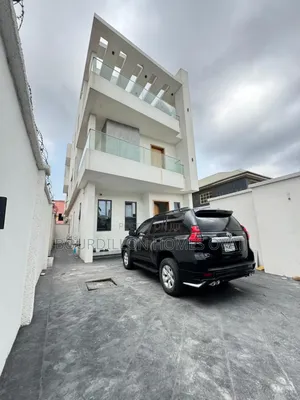4bdrm Duplex in Lekki Phase 1 for rent