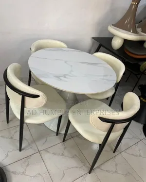Round Top Dinning Set by 4 Seater