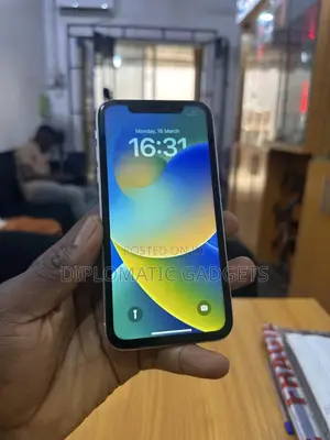 Apple iPhone X 64 GB White