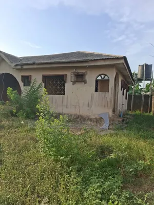 3bdrm Block of Flats in Ipaja / Ipaja for sale