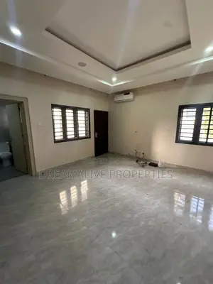 3bdrm Apartment in Wuse 2 for rent