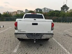 Toyota Tundra 2008 White