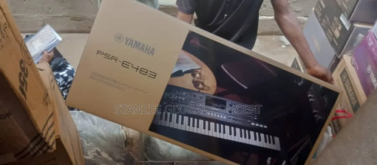 Yamaha PSR E483 Keyboard With Adapter