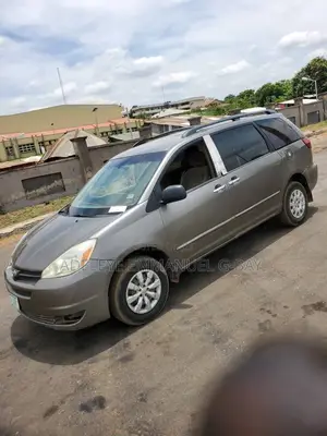 Toyota Sienna 2005 Gray