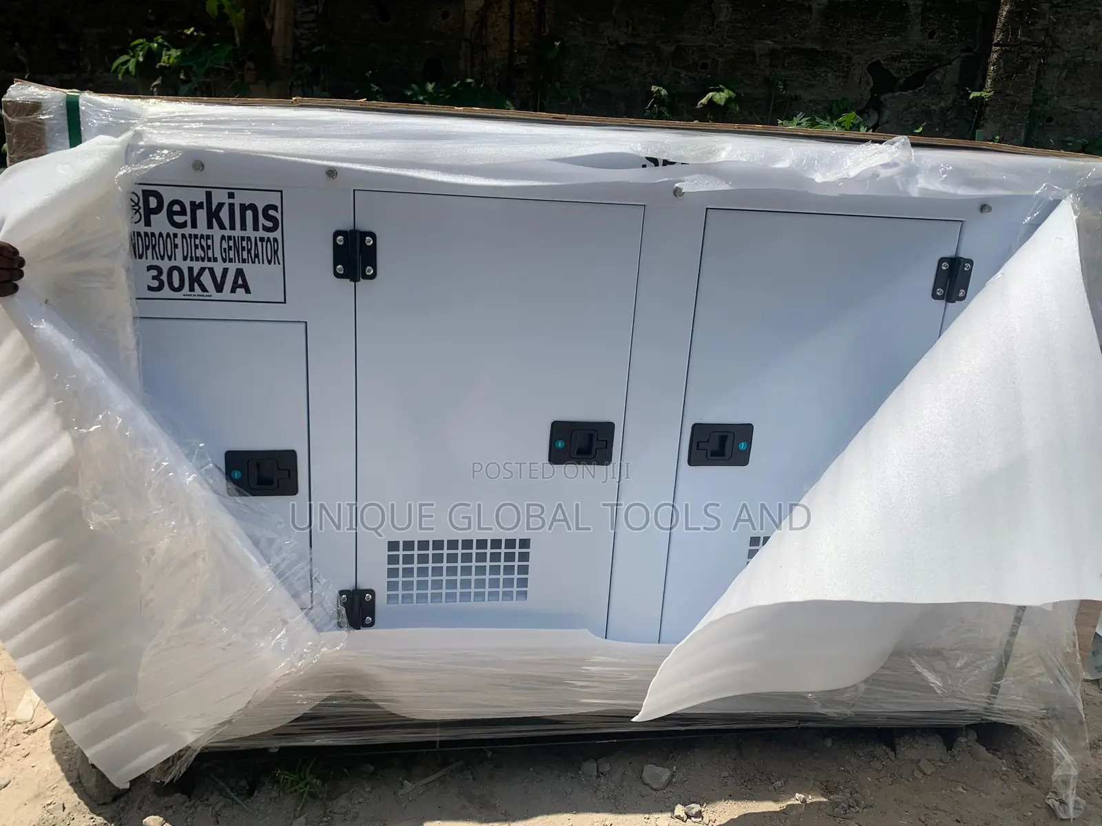 30kva Perkins Soundproof Diesel Generator