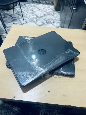 Laptop HP 240 G8 8GB AMD Ryzen SSD 256GB