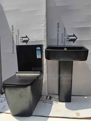 Black Square Excutive Water Closet