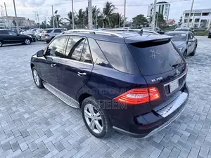 Mercedes-Benz M Class ML350 4MATIC 4dr SUV AWD (3.5L 6cyl 7A) 2015 Blue