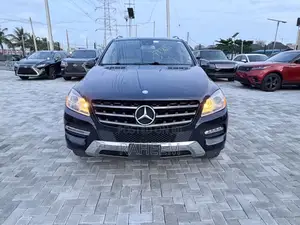 Mercedes-Benz M Class ML350 4MATIC 4dr SUV AWD (3.5L 6cyl 7A) 2015 Blue