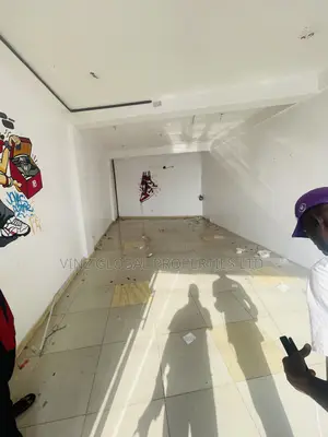 Very Spacious Shop Space (Upstairs)