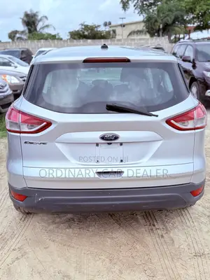 Ford Escape S FWD 2016 Silver