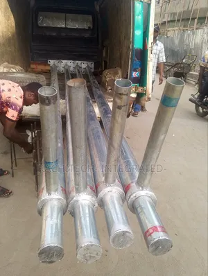 Street Light Pole With Foundation and Fittings