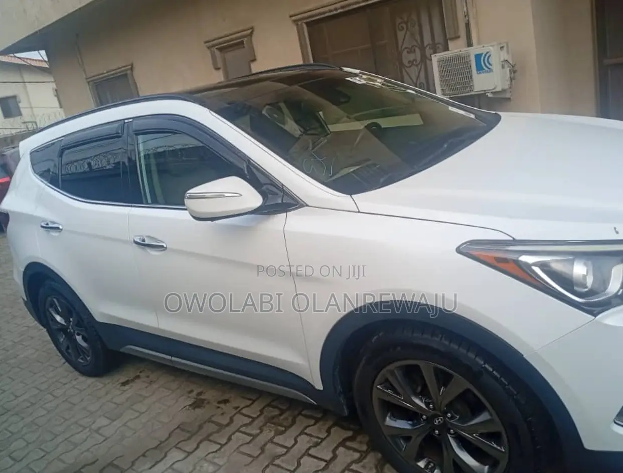 Hyundai Santa Fe 2017 White
