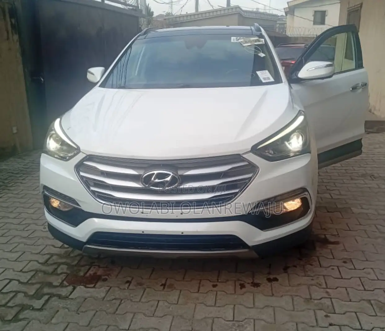 Hyundai Santa Fe 2017 White