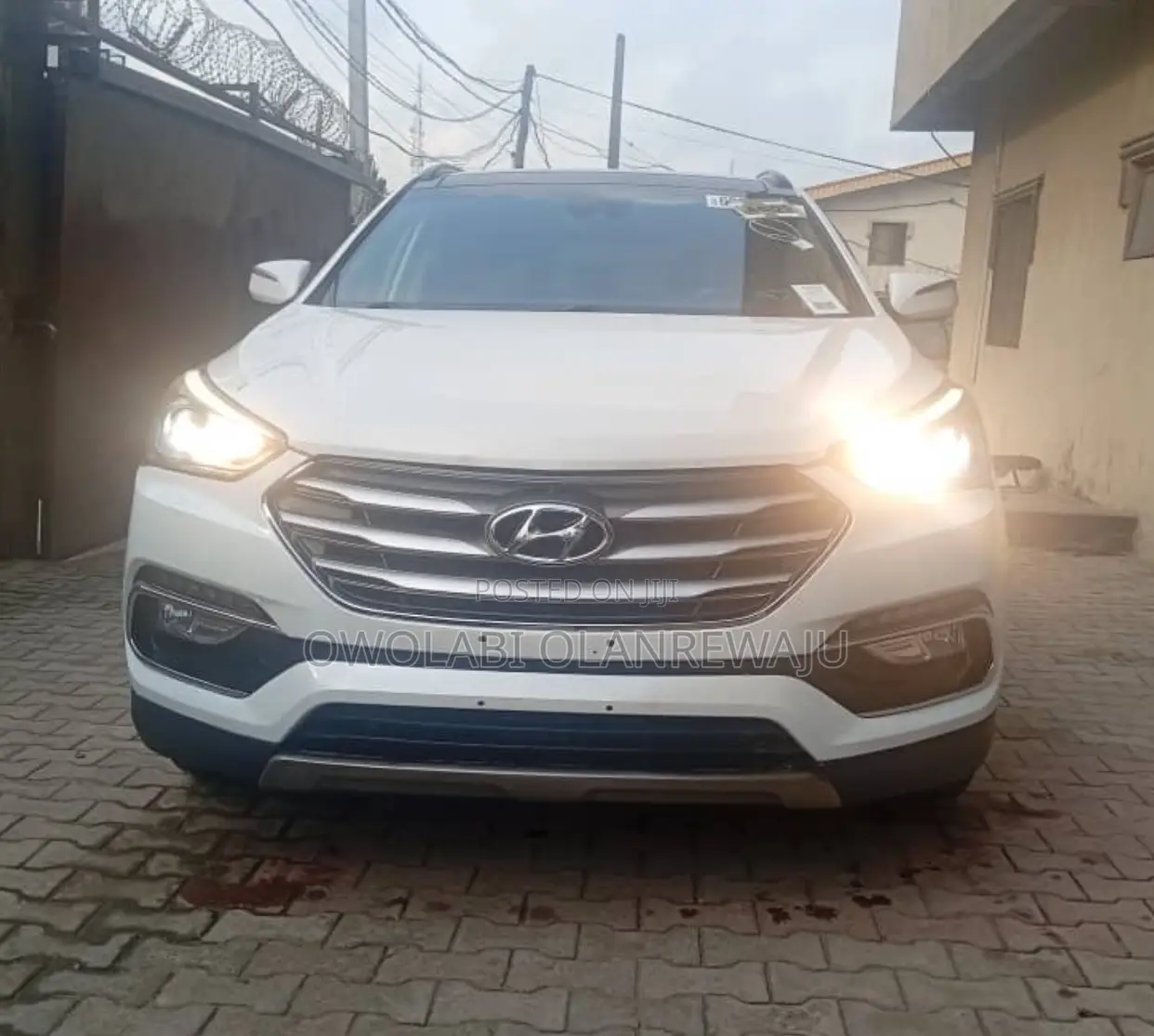 Hyundai Santa Fe 2017 White