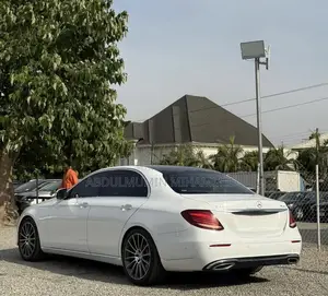 Mercedes-Benz E300 2017 White
