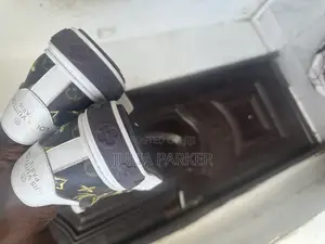Lv Louis Vuitton Sneakers