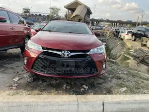 Toyota Camry SE 4dr Sedan (2.5L 4cyl 6A) 2015 Red