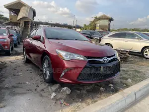 Toyota Camry SE 4dr Sedan (2.5L 4cyl 6A) 2015 Red