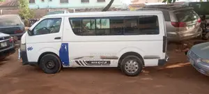 Toyota HiAce 2010 White