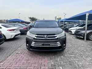 Toyota Highlander XLE 2019 Gray