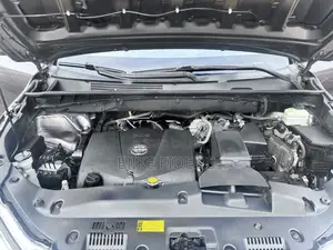 Toyota Highlander XLE 2019 Gray