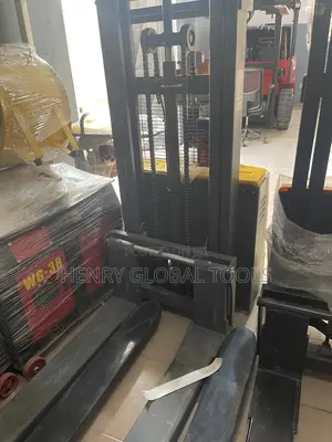 2ton 2000kg Electric Stacker Full Electric Forklift